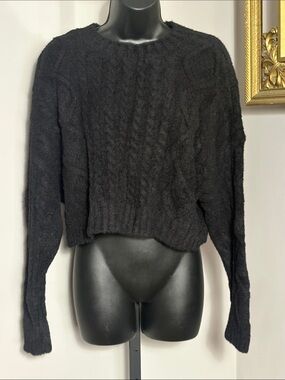 Aerie Medium Black Cable Knit Cropped Sweater Classic Cozy Style